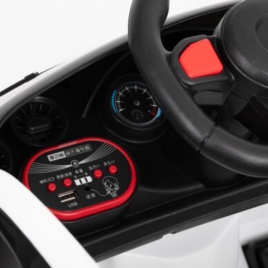 Парикмахерское кресло для детей BM WHITE 8