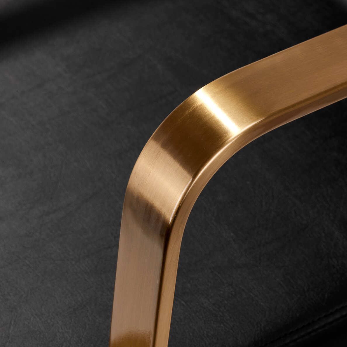 Kampaamotuoli Gabbiano Porto Gold Black 5 Kampaamotuoli Gabbiano Porto Gold Black 5