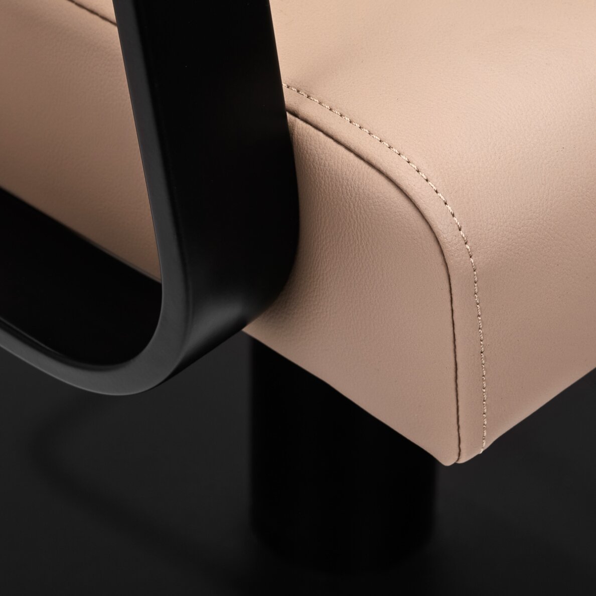 Kampaamotuoli Gabbiano Porto Black Biege 4