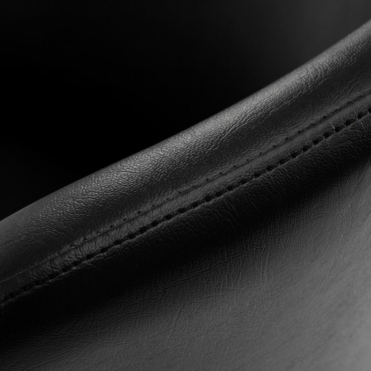 Kampaamotuoli HAIRDRESSING CHAIR MARBELLA GOLD BLACK 4 Kampaamotuoli HAIRDRESSING CHAIR MARBELLA GOLD BLACK 4