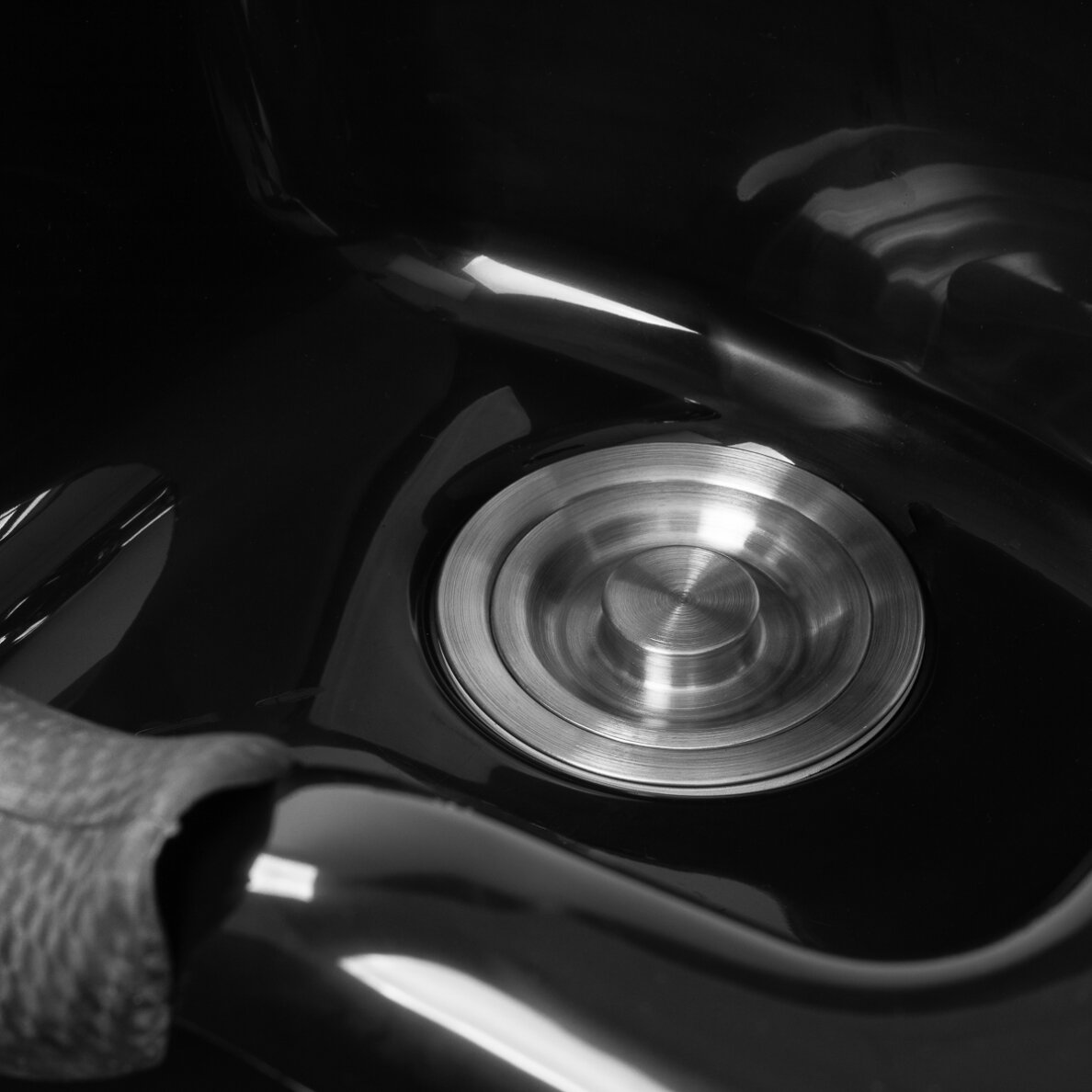 Kirpyklos plautuvė Gabbiano 5023 Black 8 Kirpyklos plautuvė Gabbiano 5023 Black 8