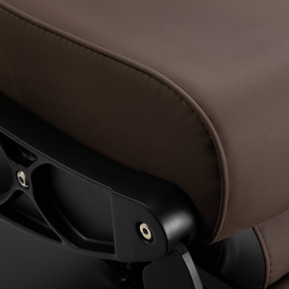 Kirpyklos kėdė Barber Chair Gabbiano Continental Brown 8 Kirpyklos kėdė Barber Chair Gabbiano Continental Brown 8