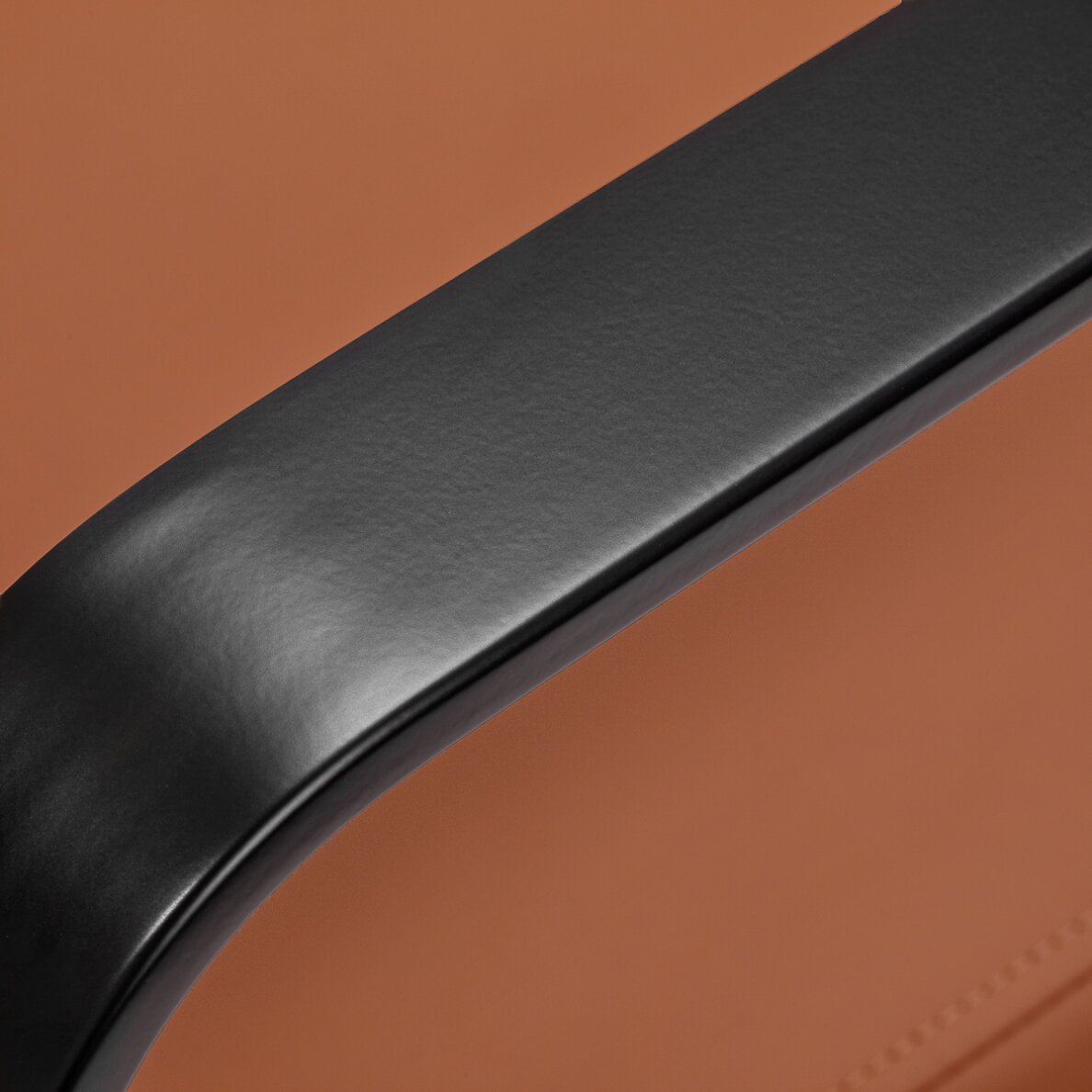 Kampaamotuoli Gabbiano Porto Black Orange 4 Kampaamotuoli Gabbiano Porto Black Orange 4