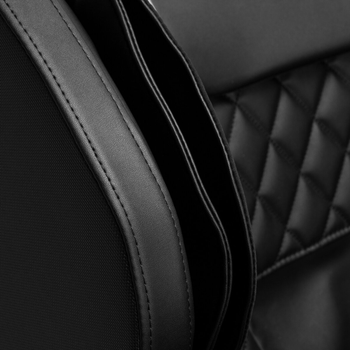 Hierontatuoli Sakura Luxury 808 musta 13 Hierontatuoli Sakura Luxury 808 musta 13