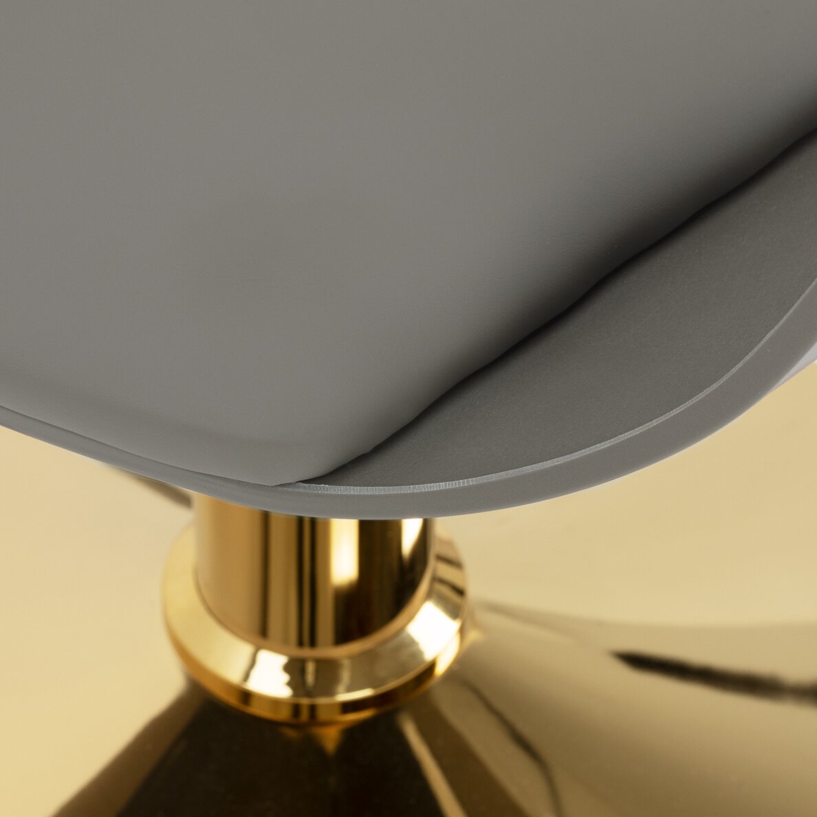 Friziera krēsls Hair System Halo Grey and Gold 5 Friziera krēsls Hair System Halo Grey and Gold 5