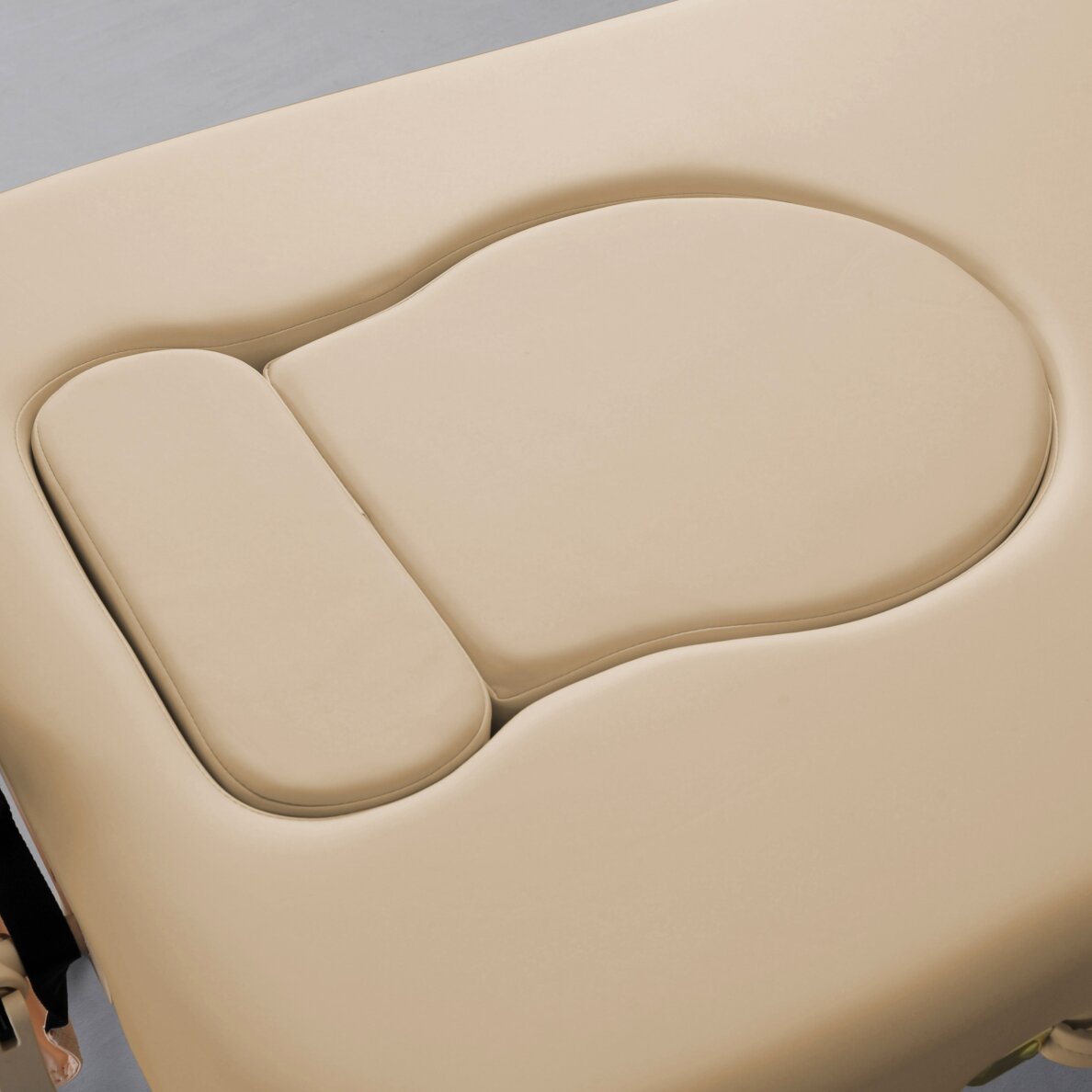 Masāžas galds grūtniecēm Olivia Soft Touch Beige 3 Masāžas galds grūtniecēm Olivia Soft Touch Beige 3
