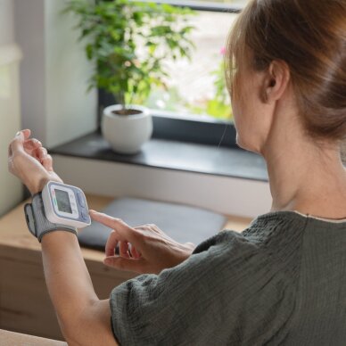 Wrist blood pressure monitor Lanaform WBPM-200 2