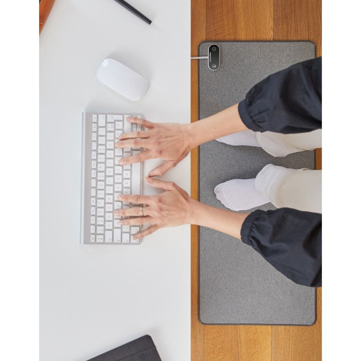Elektriskais apsildes galda paklājs Lanaform Heating Desk Pad 4 Elektriskais apsildes galda paklājs Lanaform Heating Desk Pad 4