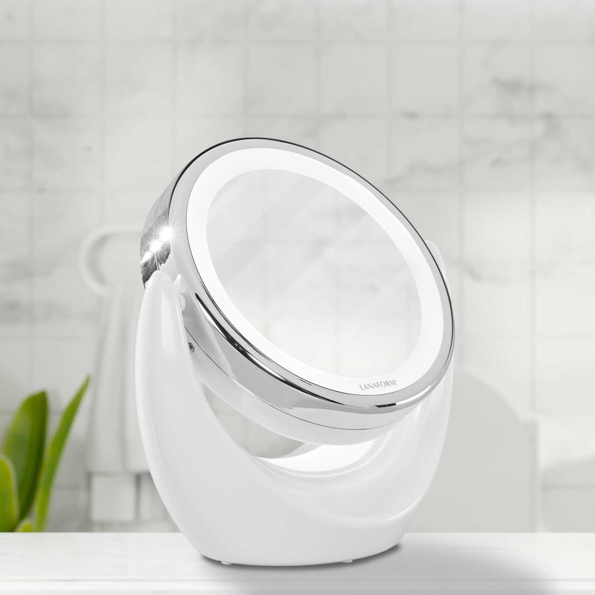 Doppelseitiger Vergrößerungsspiegel (X1/X10) mit Hintergrundbeleuchtung Lanaform LED Mirror Doppelseitiger Vergrößerungsspiegel (X1/X10) mit Hintergrundbeleuchtung Lanaform LED Mirror