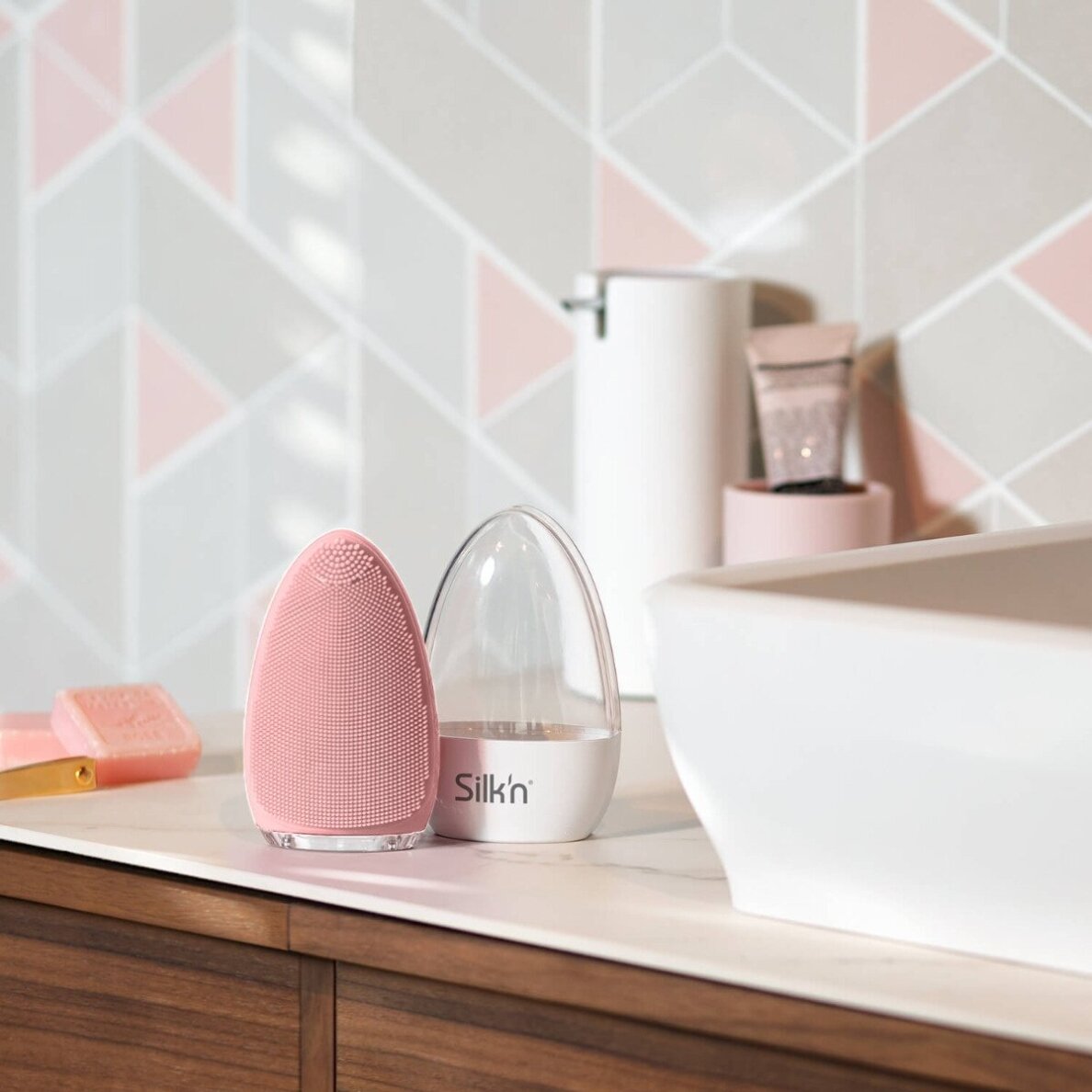 Sejas tīrīšana ierīce Silk'n Bright Pink 5 Sejas tīrīšana ierīce Silk'n Bright Pink 5