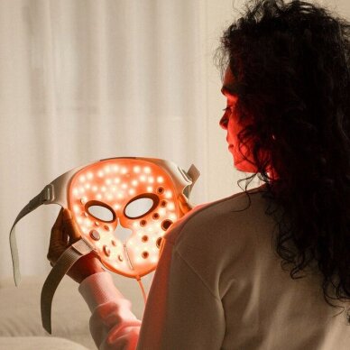 Maska na twarz Silk'n EMS Face Mask z funkcją terapii fotonowej EMS 6